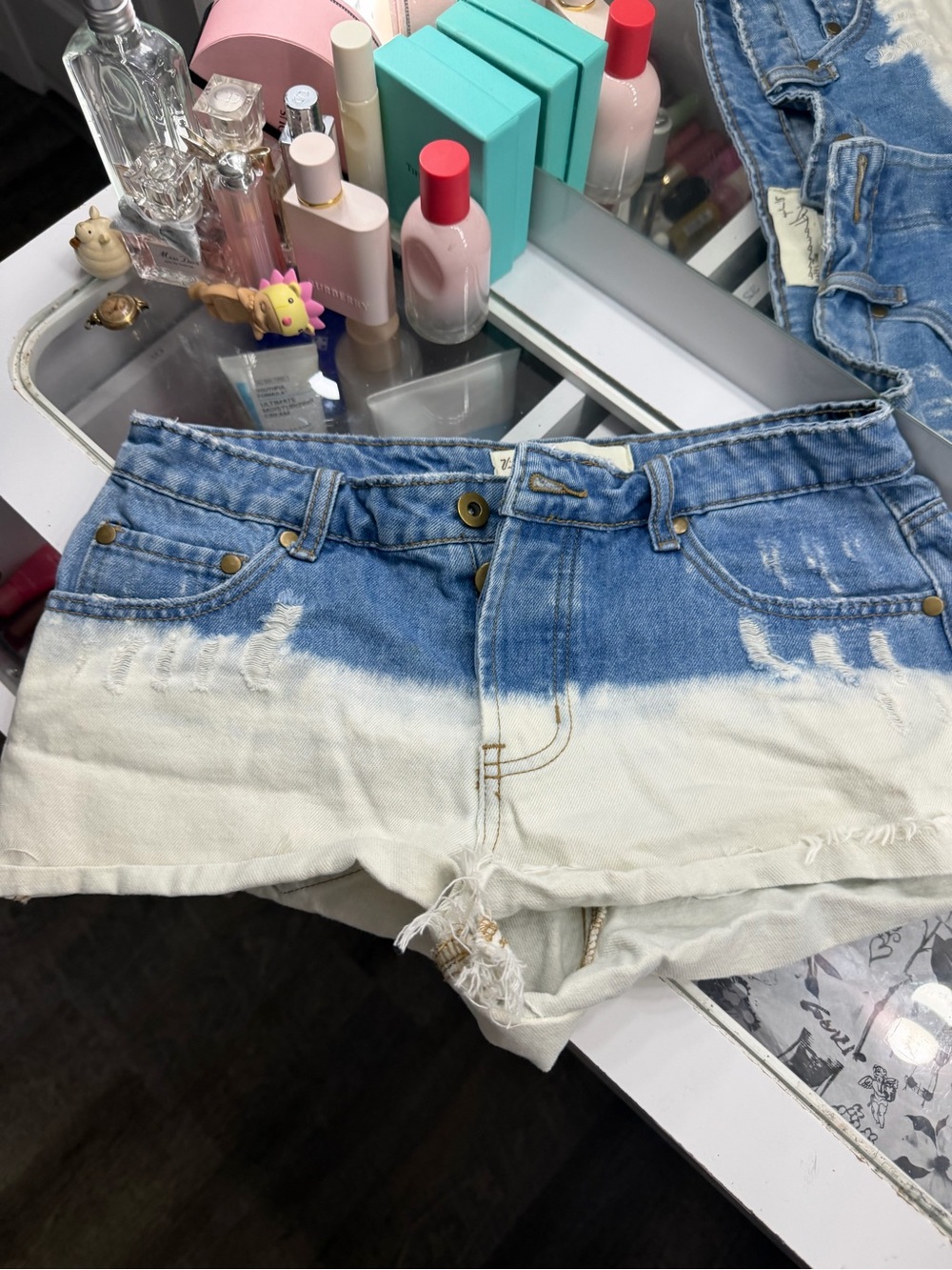 Vintage Havana low rise jean shorts